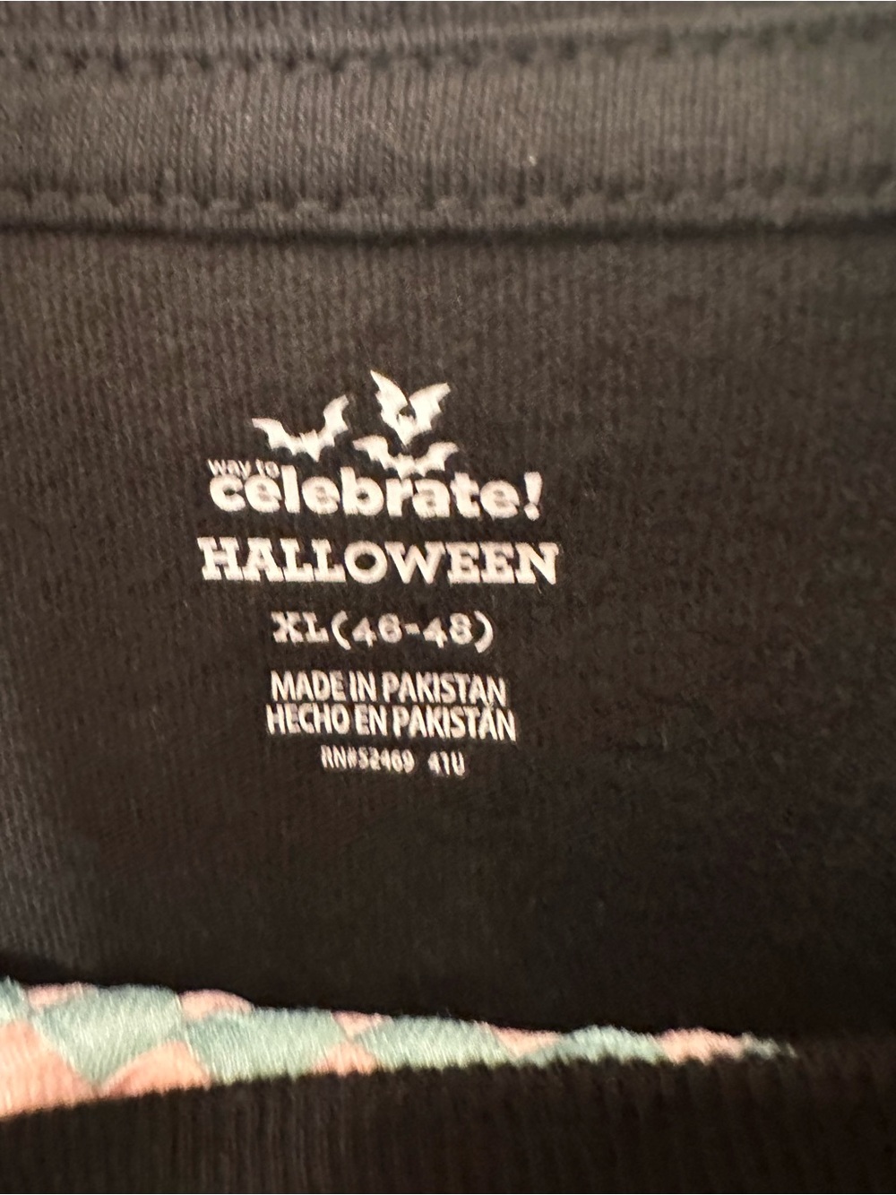 Halloween Men’s XL Pin Up Witch Tee - Picture 3 of 3